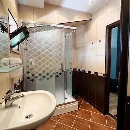 Berito Отель Момчилград