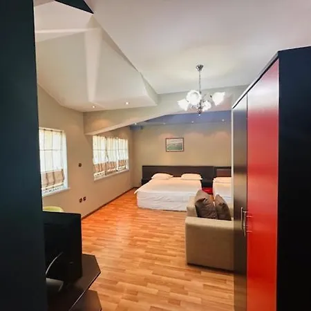 Отель Berito Момчилград